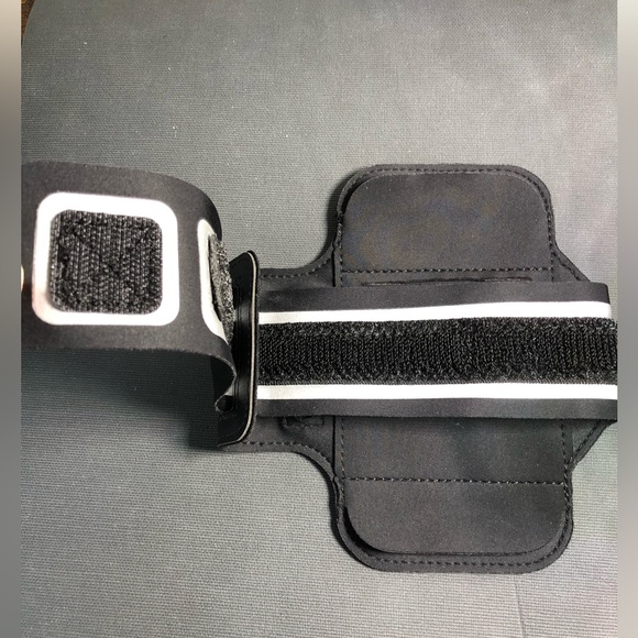 $9 or 2/$15 NEW Phone Holder - Picture 3 of 7